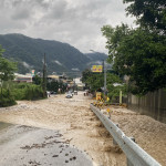 南投縣因道路受阻等因素1日尚有學校停班停課。（縣府提供）