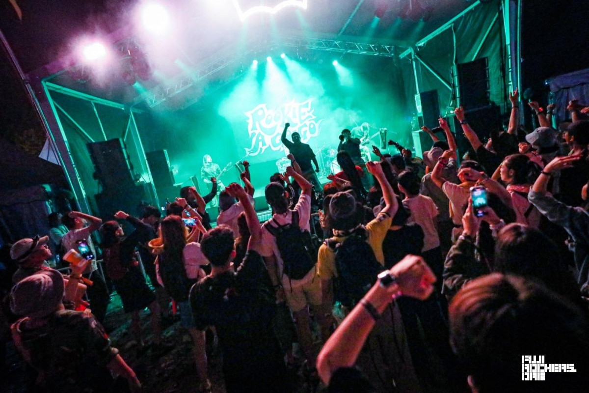 震樂堂是首組受邀至Fuji Rock Festival 「ROOKIE A GO-GO」演出的台中樂團。