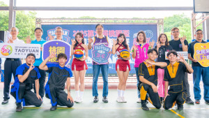 桃園市長張善政出席「2025第九屆桃園盃全國三對三籃球賽」開幕式與貴賓合影。