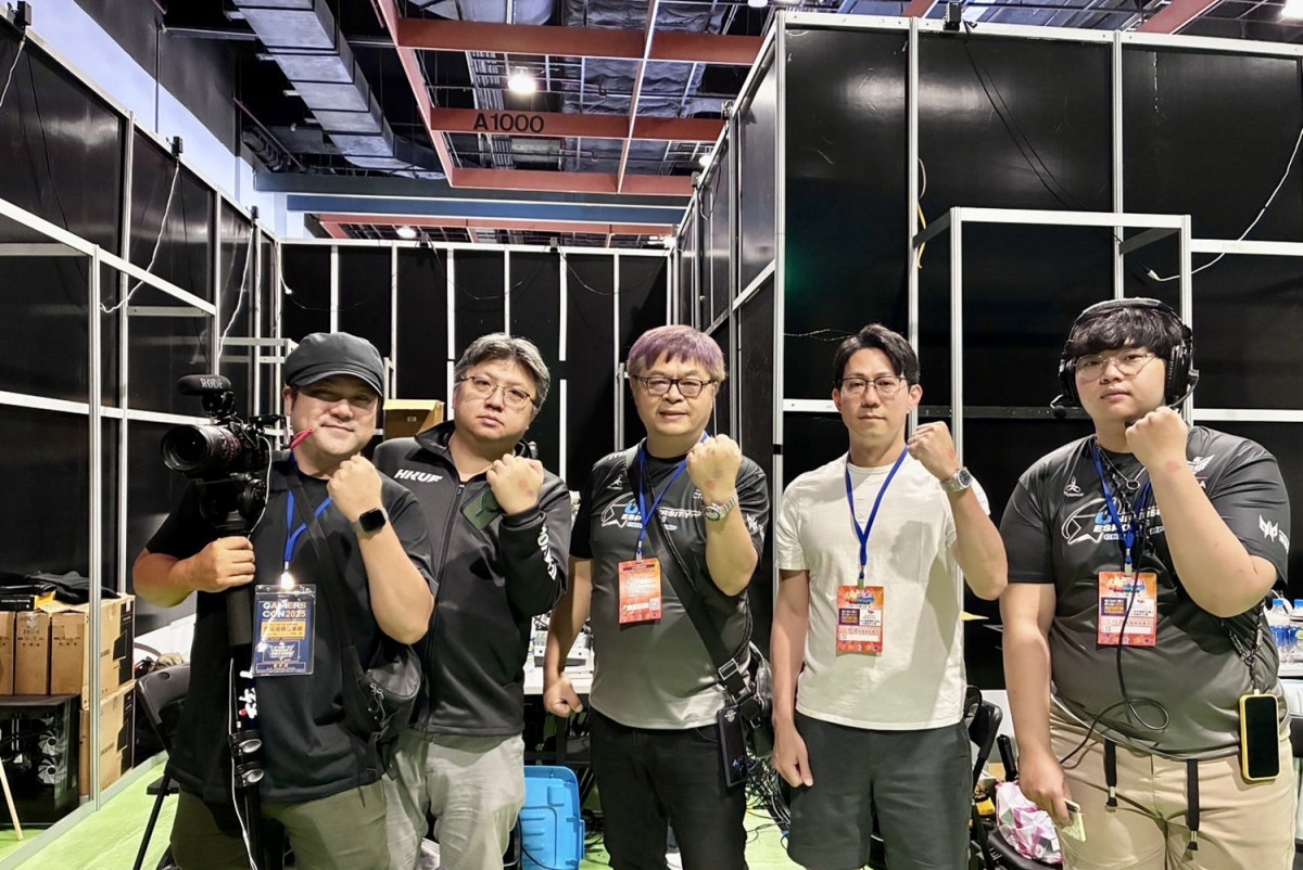 大專盃電競錦標賽直播由弘光科大IEIC直播團隊師生擔任。（弘光科大提供）