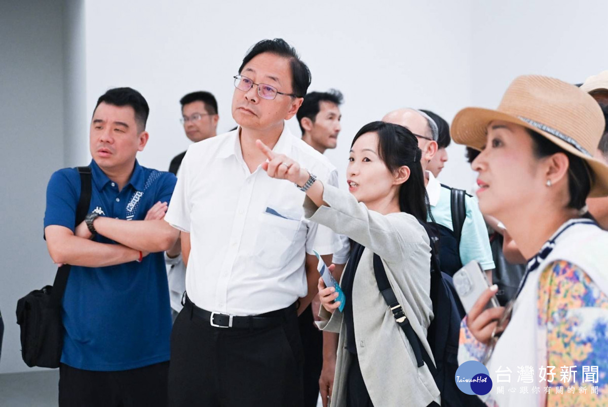 張市長率團參訪今年5月底剛開幕的直島新美術館，深入考察當代藝術與島嶼自然地景、人文脈絡的對話。