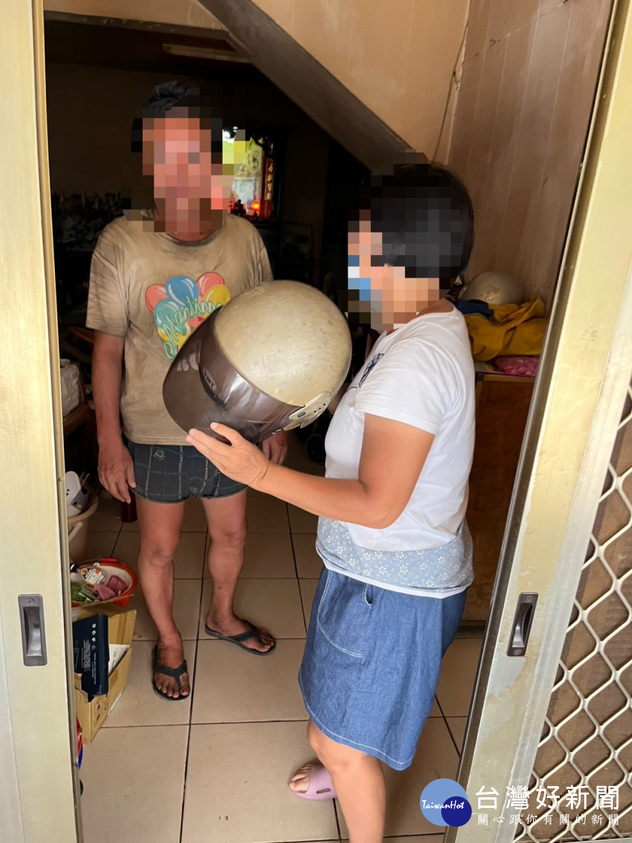患病男子獨自外出遊蕩，警方關心協助返家。