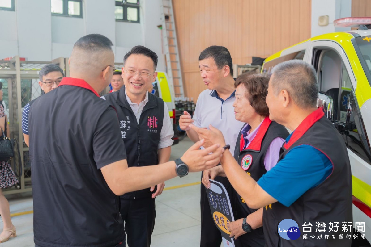 蘇副市長感謝達成慈善基金會的善舉。