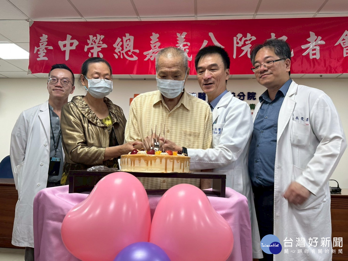 臺中榮總嘉義分院舉行嘉義地區首例「血管內衝擊波碎石術」記者會／嘉榮提供