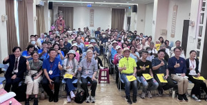 彰化南瑤宮修復工工作坊講座，邀請李乾朗教授實景解說，讓民眾近距離瞭解古蹟文化價值，民眾反應熱烈，座無虛席。圖／彰化市公所提供