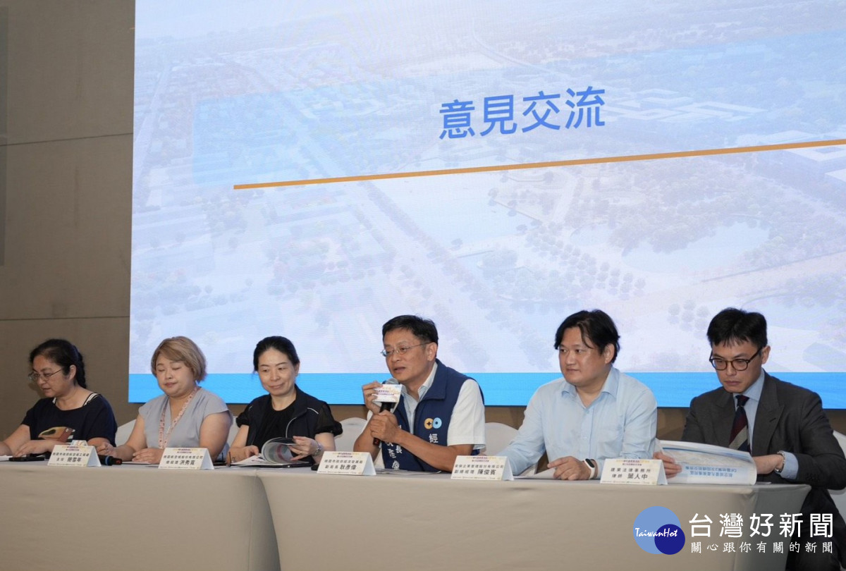 桃市府經發局副局長耿彥偉進行說明。