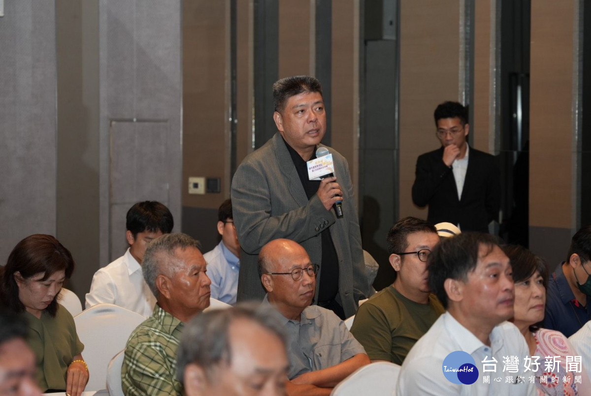 說明會吸引許多有意投資人參與。