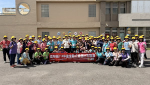 南投優秀社區幹部走訪雲林縣海豐社區。（縣府提供）
