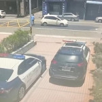 新屋區中山路一處大樓玻璃不敵強風被吹落掉落至道路。