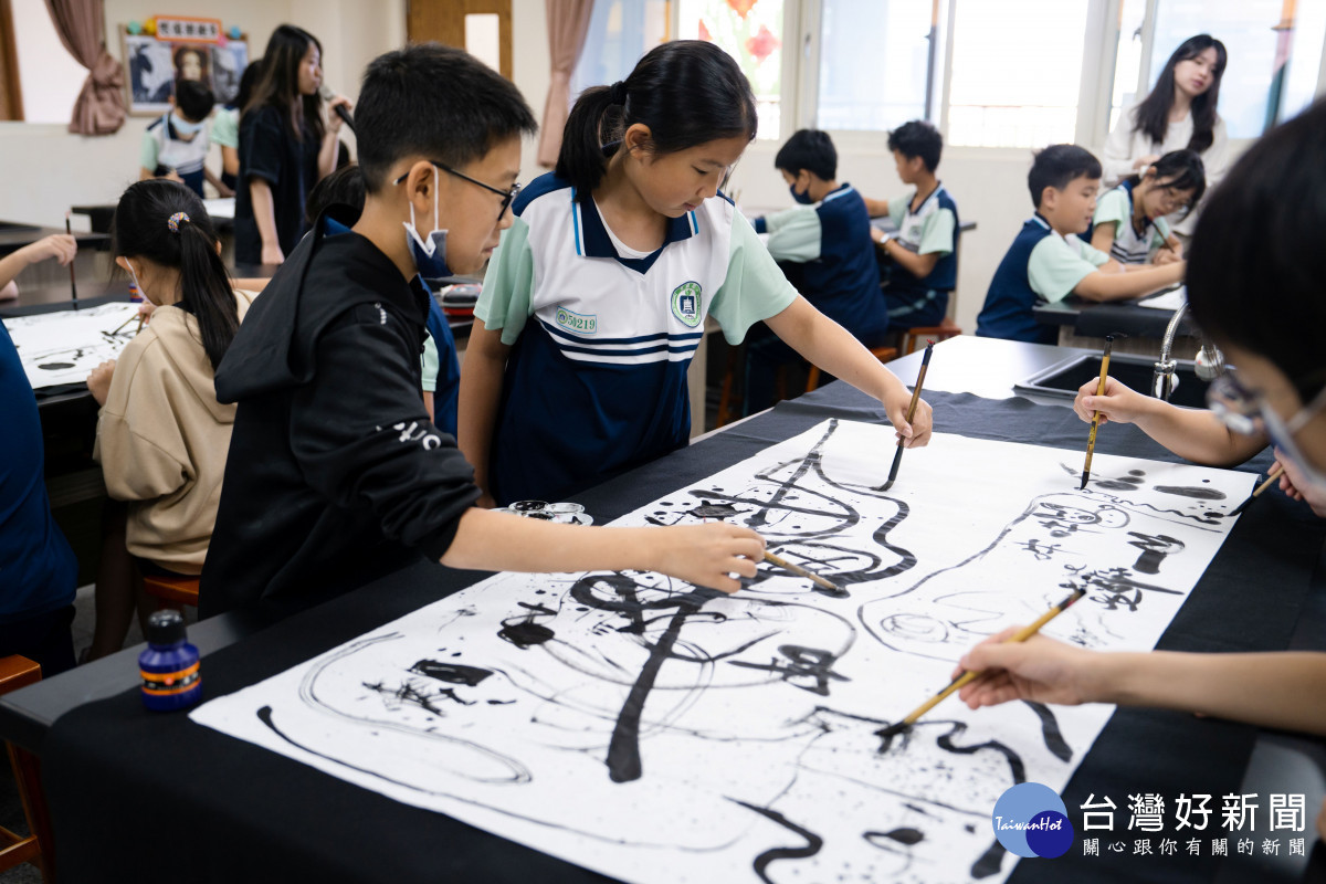 藝術走進課堂        兒美館攜手青埔、青園兩校打開孩子的感官地圖