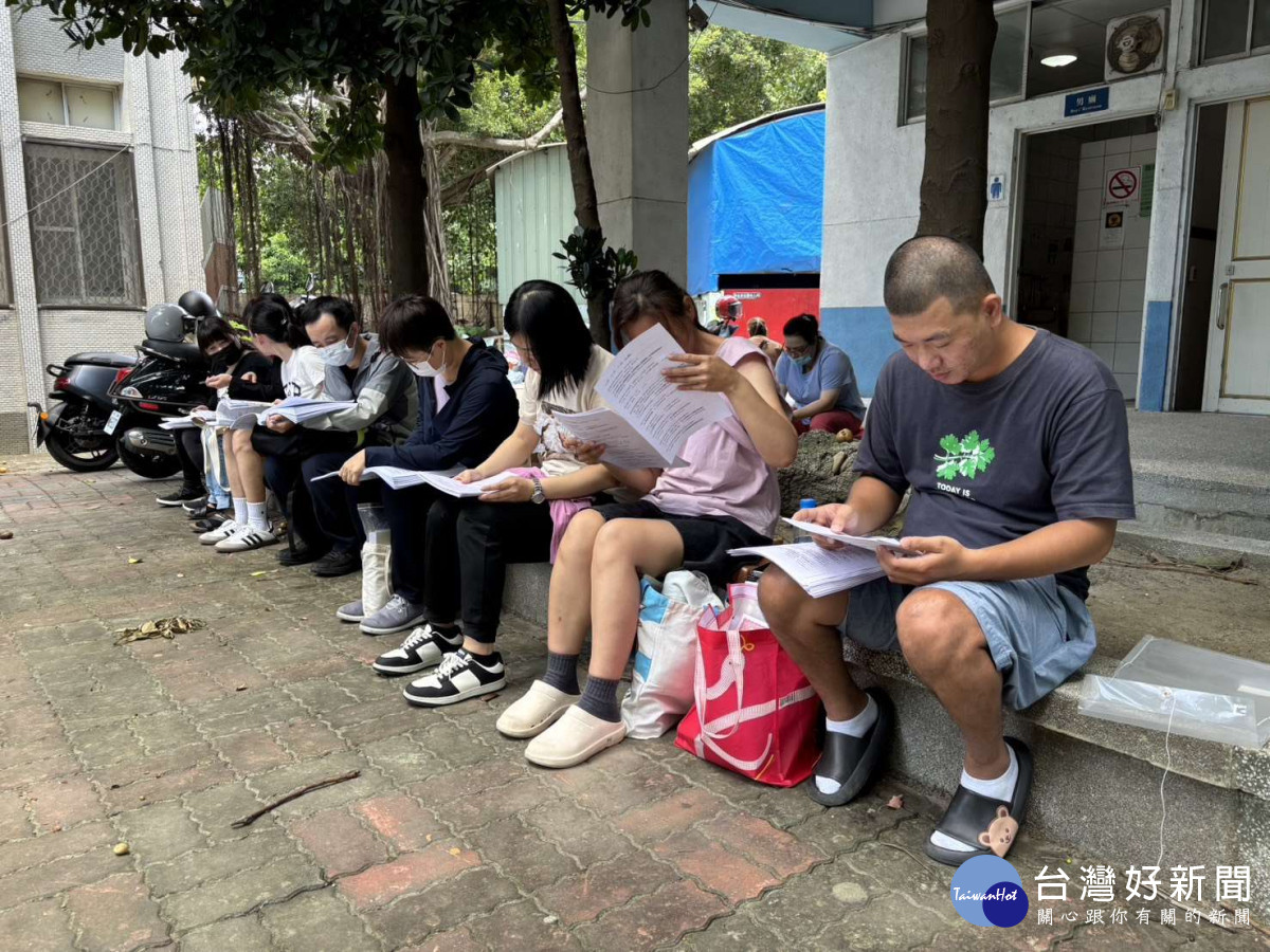 縣府與獸醫師公會今(16)日在國立虎尾高級農工職業學校舉辦「動物醫事助理認證考試」／林詩涵翻攝
