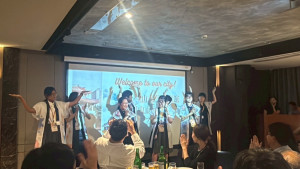 岡山市學生在歡迎會上表演岡山市特有的溫羅舞。