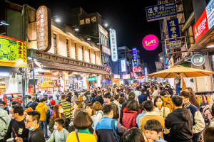 嘉義市經濟力活絡，每到假日人潮滿滿／嘉義市府提供