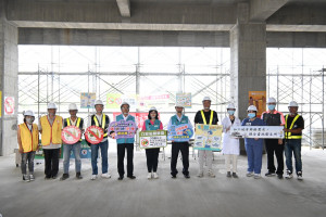 嘉義縣衛生局與建設處、消防局及築禾營造有限公司攜手舉辦「營造建築業勞工口腔癌篩檢」／林詩涵翻攝