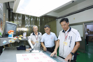 114年全國性公民投票，嘉義市東、西區區公所人員於8月20日至選委會辦理初點作業／林詩涵翻攝