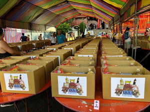 民政處鼓勵大眾參與鄰近宮廟普渡祭祀。（縣府民政處提供）