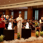 許淑華縣長參與祈福會供齋。（記者扶小萍攝）