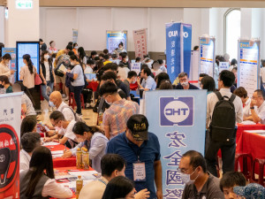 徵才活動現場 民眾踴躍參加