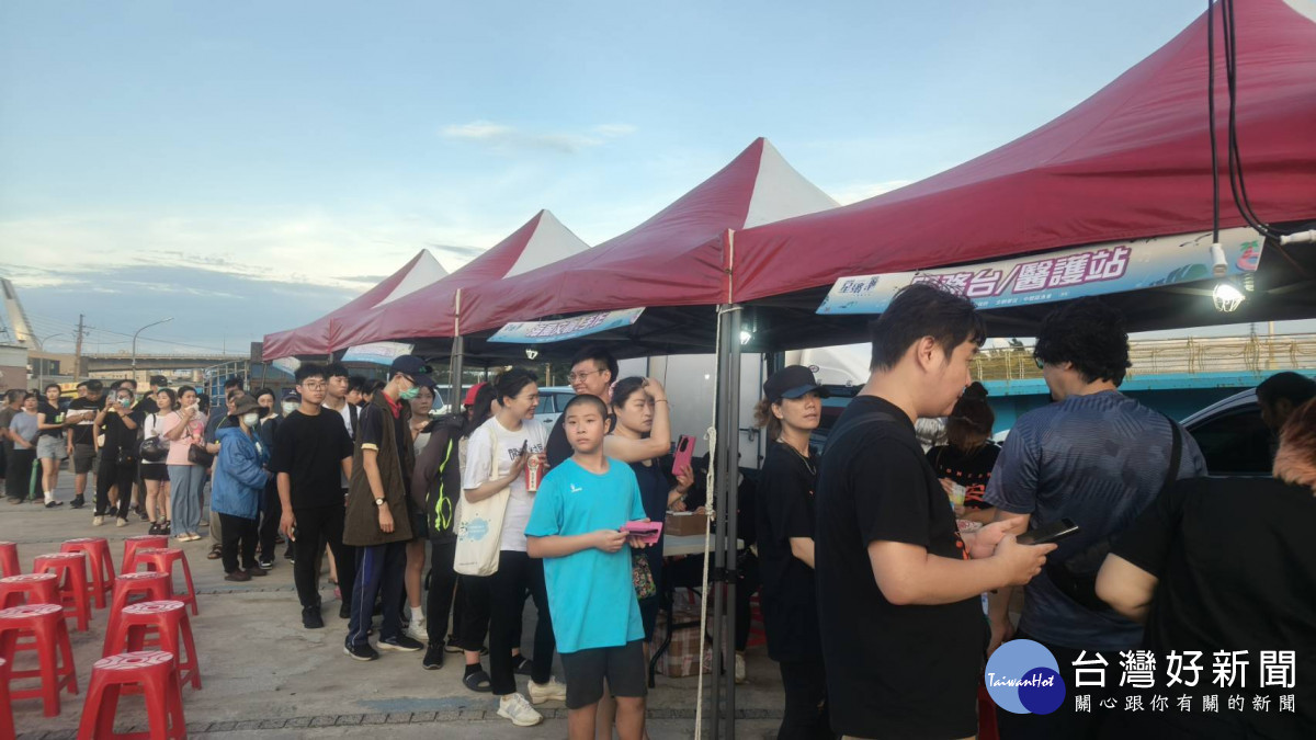 永安漁港星繽樂嘉年華壓軸場，周六加碼絢麗花火秀。