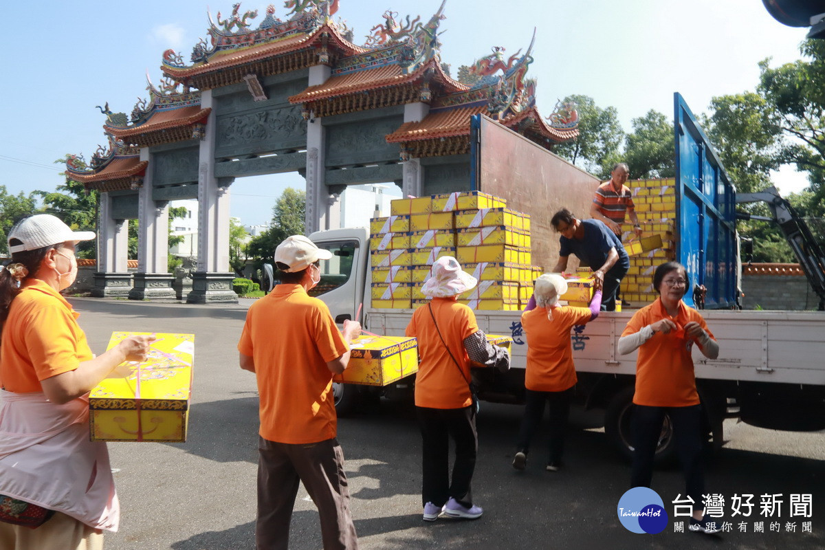 慈善宮將紙錢集中後送專爐焚燒。（記者扶小萍攝）
