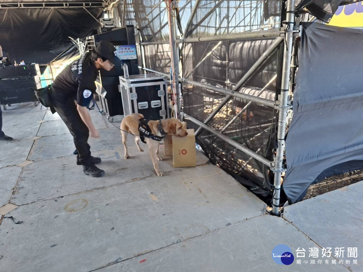 桃園的警犬連續3天都在現場負責重要的維安勤務。<br />
<br />
