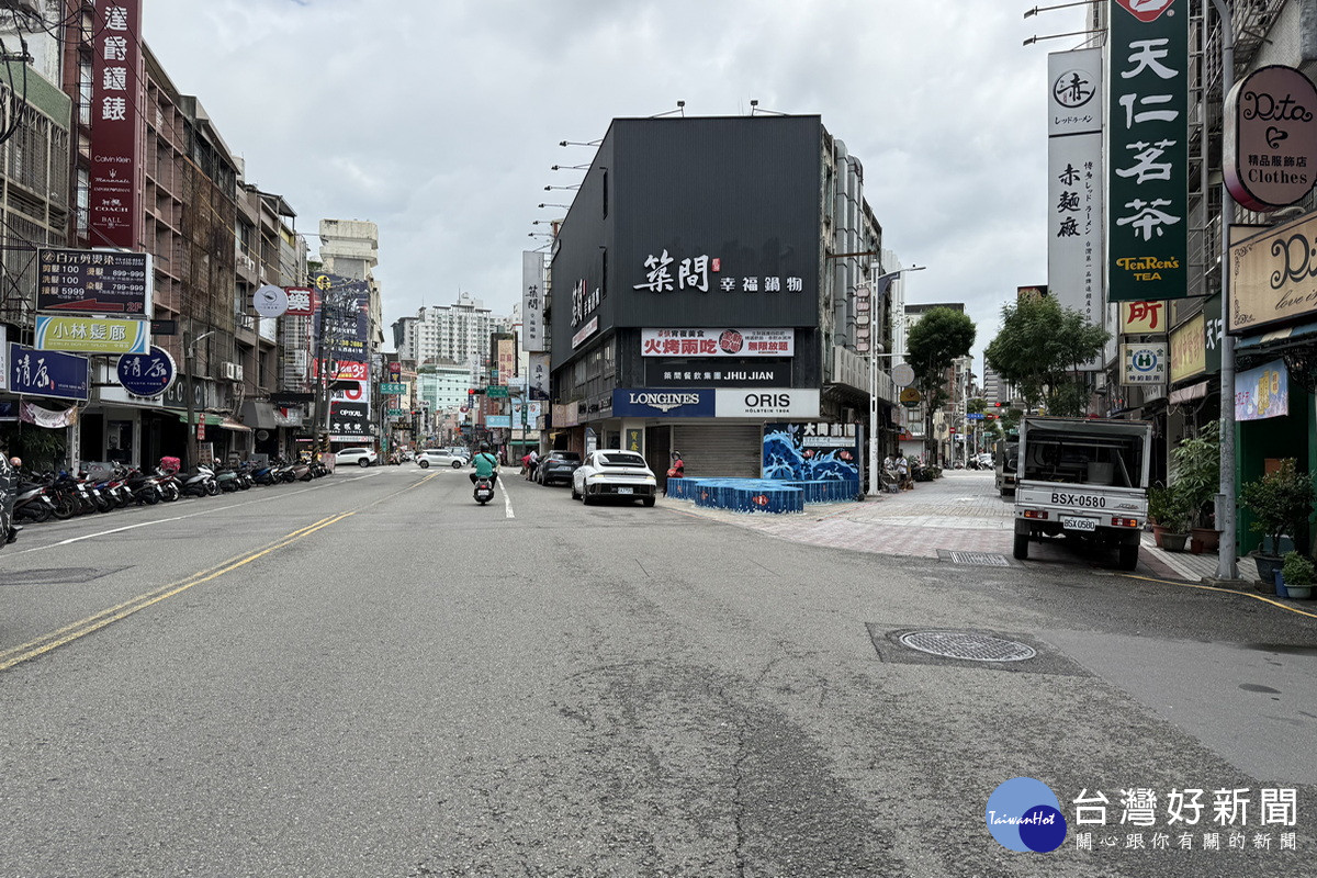 中壢區大同路街角廣場現況。