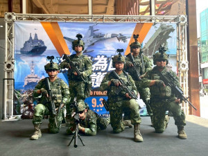 新竹大遠百榮耀九三軍事闖關。
