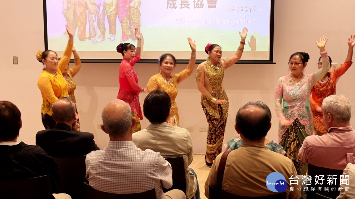 東勢新住民團隊演出印尼傳統舞蹈