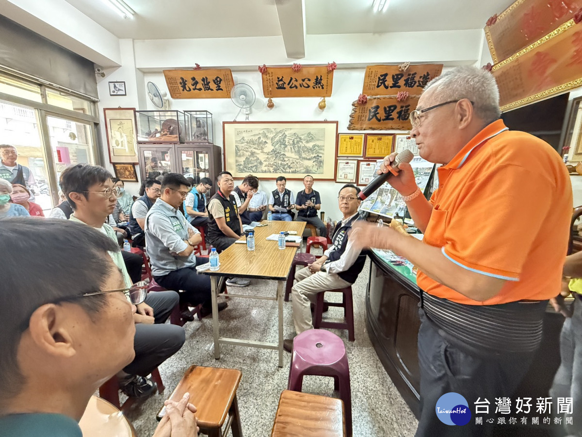 雙龍里林坤泉里長提及日前風災期間廣場公益路出入口旁曾有喬木倒伏，所幸未釀成意外。