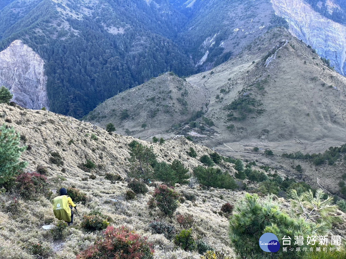 掌握登高山安全原則等非常重要。（林業南投分署提供）