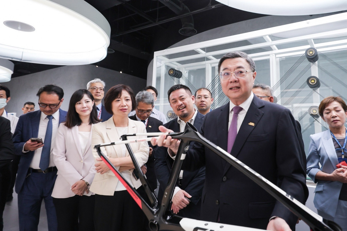 行政院長卓榮泰（中前右者）。（圖／行政院新聞傳播處）