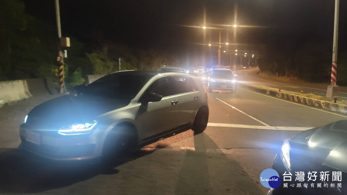 深夜聚集疑似想飆車，楊梅警積極攔查防制危險駕車。