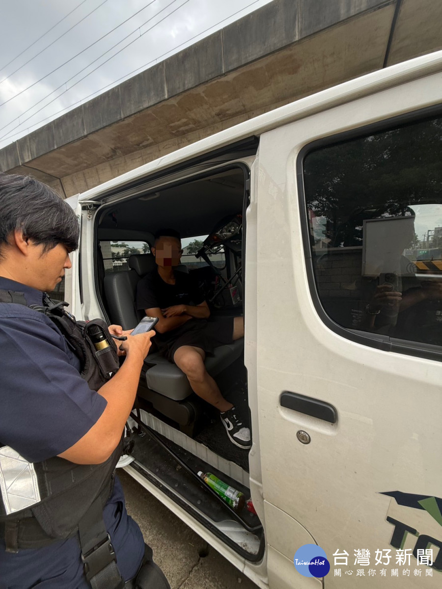深夜聚集疑似想飆車，楊梅警積極攔查防制危險駕車。