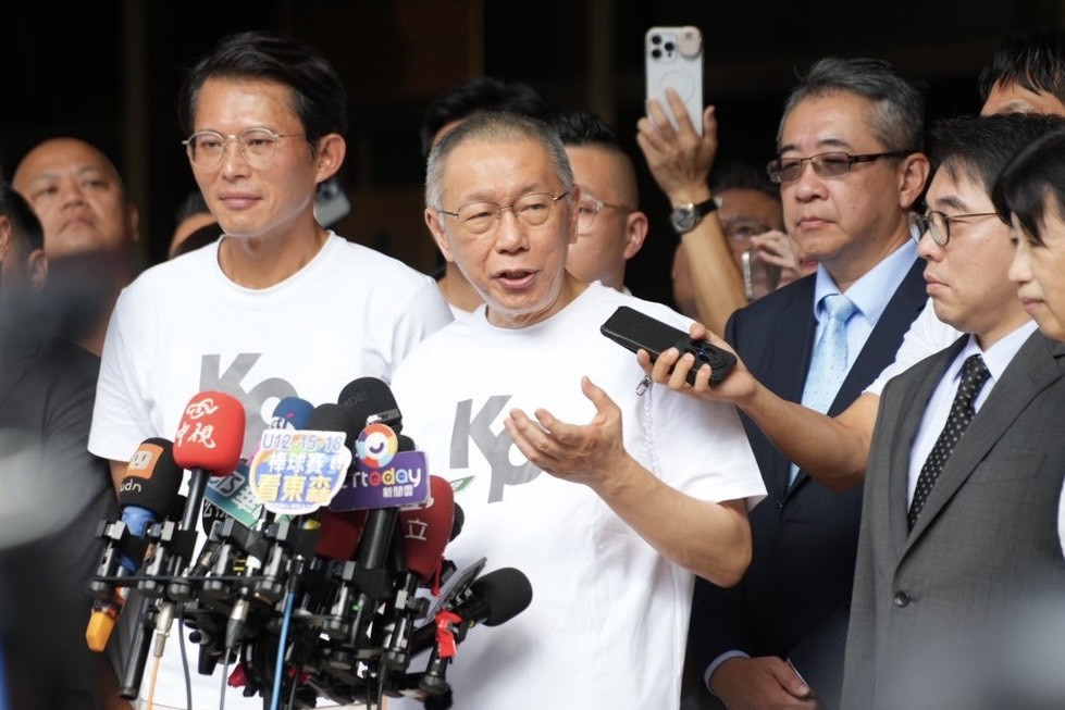 台灣民眾黨創黨暨前黨主席、前台北市長柯文哲（中）。（圖／台灣民眾黨提供）