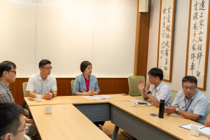 右到左: 新竹縣政府環保局長蕭宏杰、徐欣瑩委員、環境部國家環境研究院江育德副院長、環境部化學物質管理署林松槿科長。