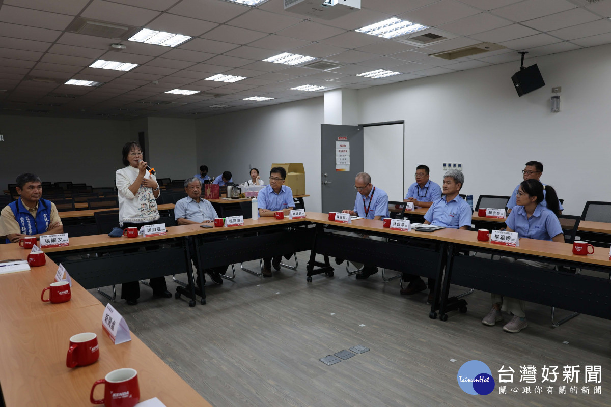 因應美國關稅調整，今(10)日由副縣長謝淑亞帶領團隊拜訪建大輪胎針對美國對等關稅問題及衍生影響進行討論／雲林縣政府提供