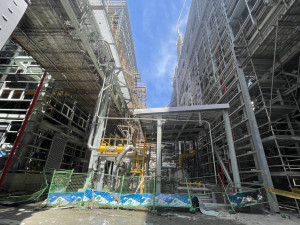 台電人員與相關工程團隊10日赴興達電廠新2號機進行現場勘查，確認天然氣洩漏地點。（圖／台電提供）