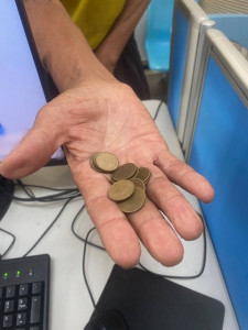 老翁只有十元。林重鎣