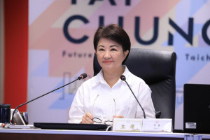 盧市長在市政會議宣布敬師禮券加碼