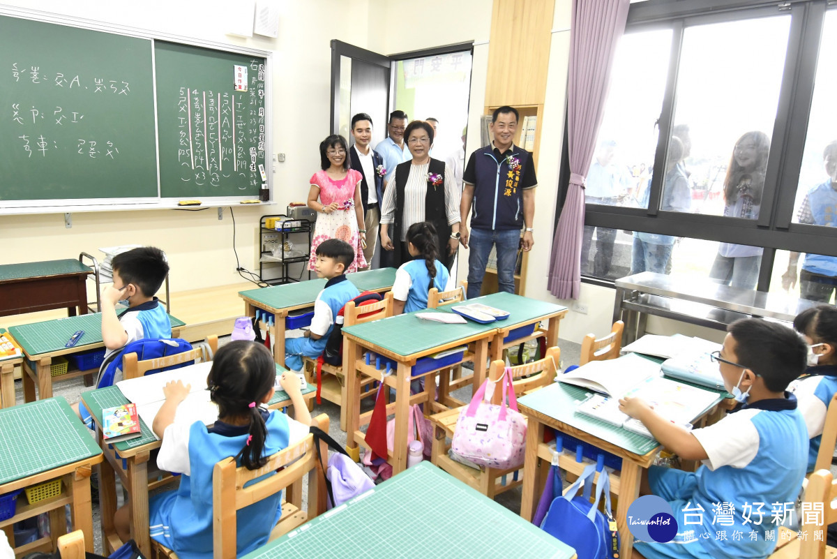 彰化縣鹿東國小第二校區啟用，縣府資助超過1.1億以應對就學需求。圖／記者鄧富珍攝