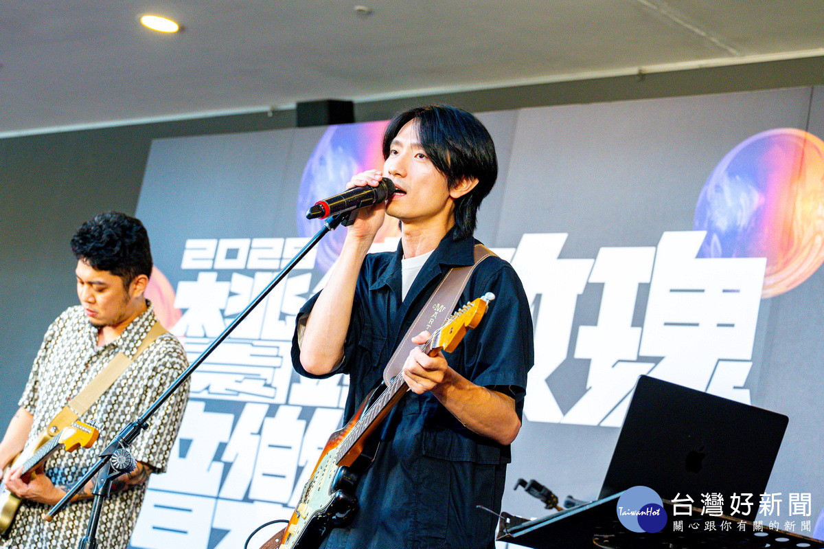 「2025鐵玫瑰音樂節活動記者會」樂團表演。
