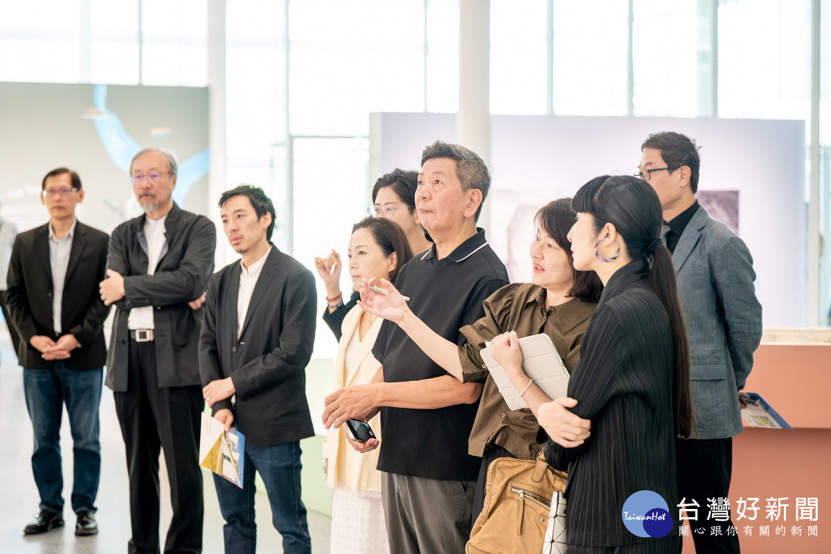 「2026台灣設計展交流活動」設計師們相互交流。<br />
