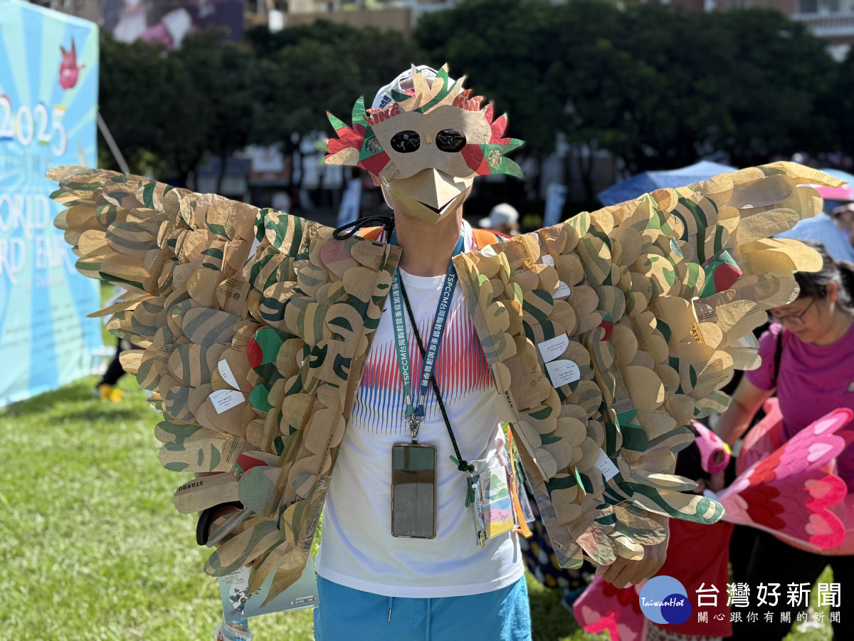 結合環保、永續的創意鳥類變裝打扮。