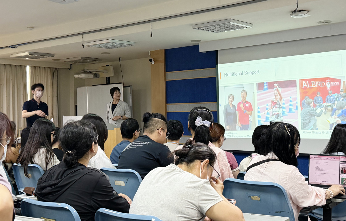 日本新潟醫療福祉大學教授稻葉洋美(立者右)進行「運動員飲食監控與設計」專題演講。