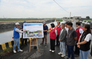 雲林縣長張麗善巡視舊虎尾溪媽埔橋下游清淤工程，提醒民眾做好防颱準備／翻攝照片