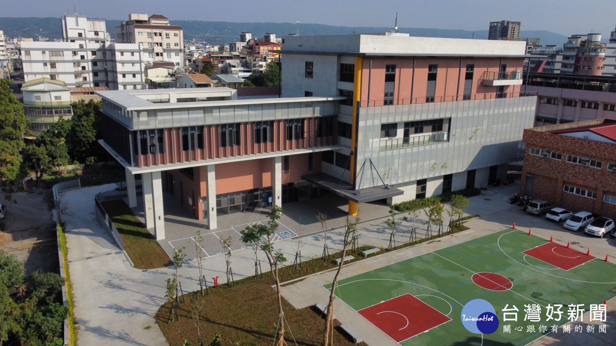 員林市長照衛福新建大樓落成啟用，提供無縫的全齡照護服務。圖／記者鄧富珍翻攝