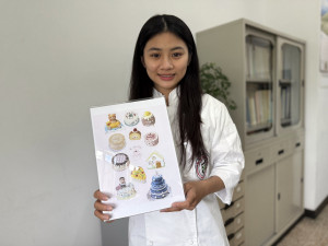 弘光科大食科系大二學生吳培愉從高二展開客製化蛋糕微創業之路。
