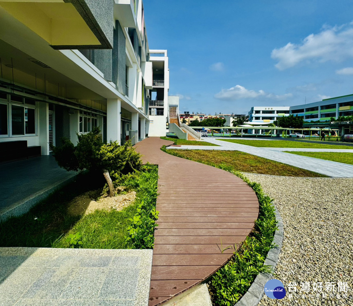 完成大竹國小校舍更新最後一哩路，第三期「和平樓」落成啟用典禮。圖／記者鄭富珍攝