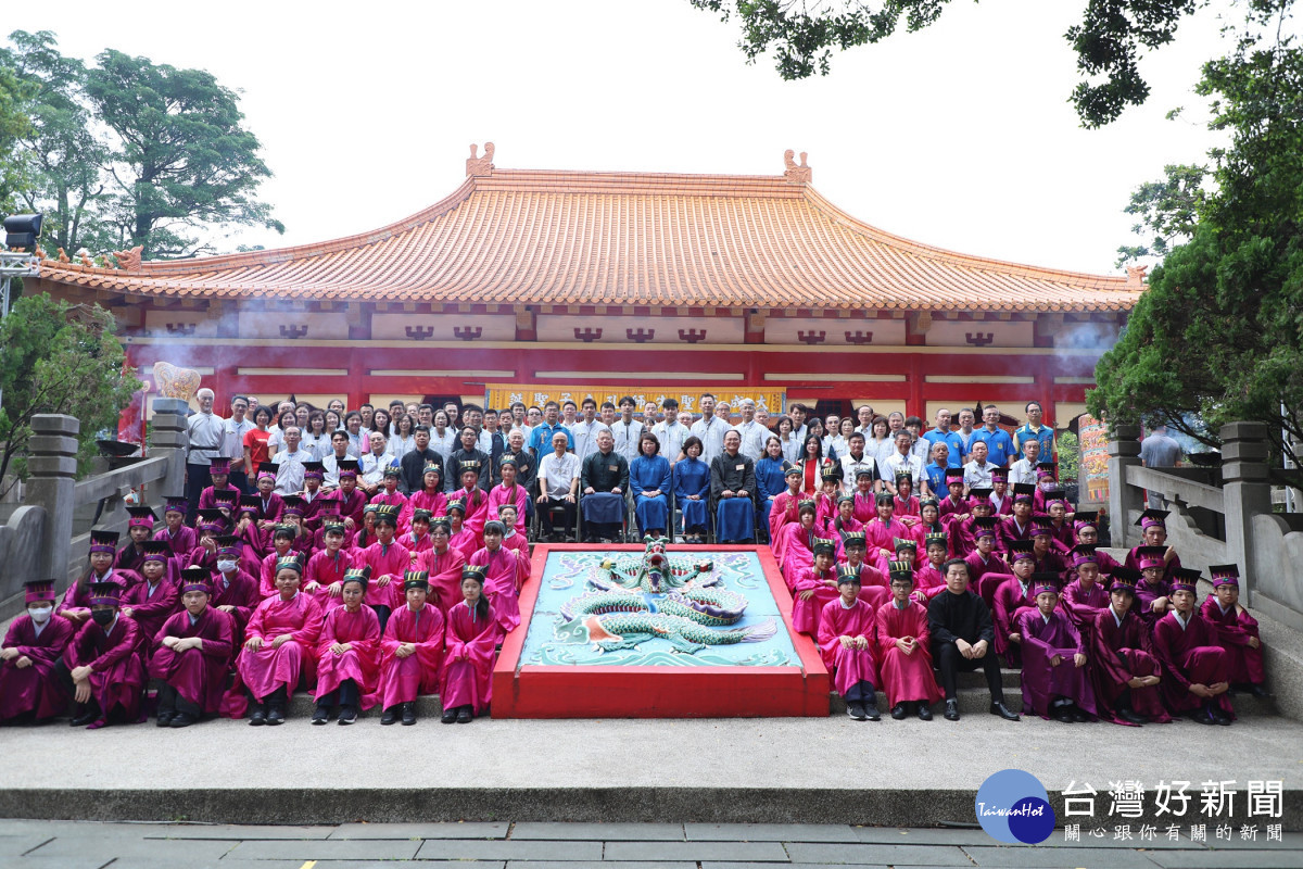 嘉義市今天在嘉義公園孔廟舉行各界紀念大成至聖先師2575週年誕辰釋奠典禮／嘉義市府提供