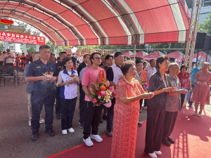 許縣長於慈善宮與黃李濟宮主、李轂摩主委主祭。（記者扶小萍攝）